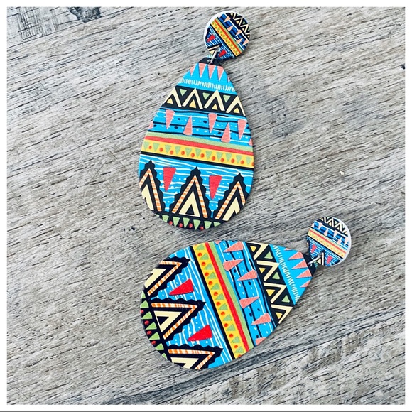 ETHNIC PRINT CHIC DROPPED EARRINGS - Picture 2 of 4